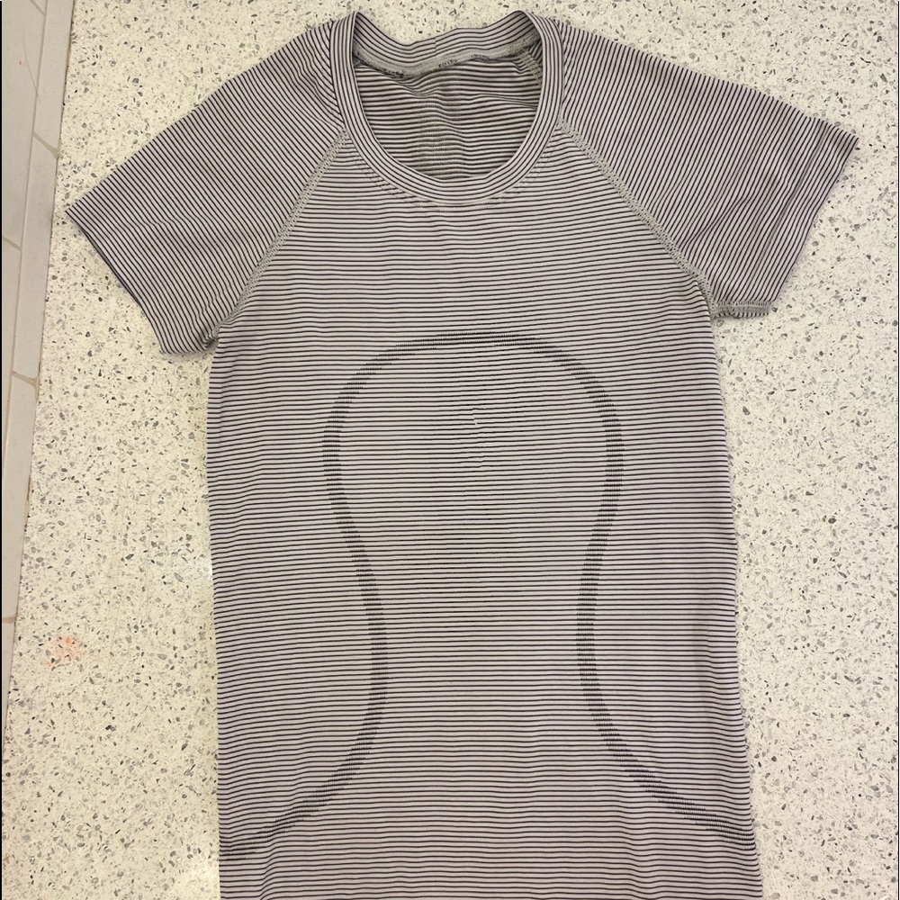 ⭐️LULULEMON STRIPPED SWIFTLY TECH⭐️